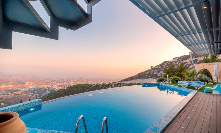 Understanding Pool Electrical Safety Standards